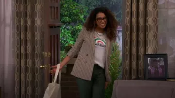 Veronica Beard Veste à double boutonnage rayée Kiernan pour femme portée par Courtney (Skye Townsend) comme on le voit dans The Neighborhood (S07E13)
