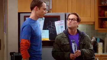 Three cute Penguins with colorful Sunglasses purple T-Shirt of Leonard Hofstadter (Johnny Galecki) in The Big Bang Theory (S02E03)