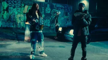 Sudadera con capucha con cremallera y corona de algodón gris oscuro Denim Tears usada por Hurricane Wisdom en Hurricane Wisdom ft. Raq Baby - On God (Video musical oficial)