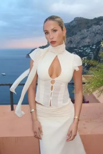 Guizio Eda Skirt worn by Alix Earle on her  Instagram post on July 1, 2024