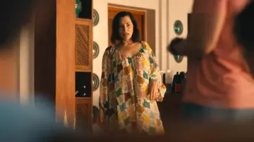 Robe Alemais Everly Pool portée par Victoria Ratliff (Parker Posey) telle qu’on la voit dans The White Lotus (S03E04)