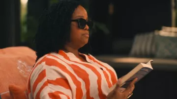 Oliver People Kienna Lunettes de soleil portées par Belinda Lindsey (Natasha Rothwell) comme on le voit dans The White Lotus (S03E04)