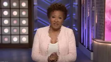 Chaqueta clásica con flecos Iro usada por Wanda Sykes como se ve en The Kelly Clarkson Show el 7 de marzo de 2025