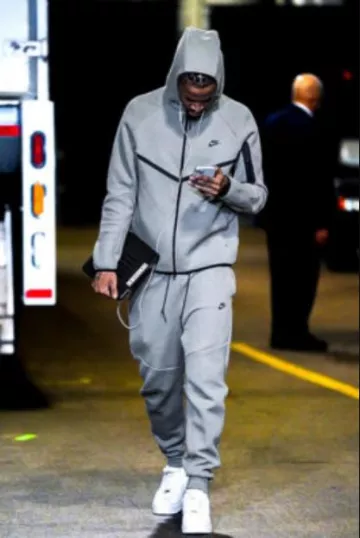 Nike Grey Heathered Fleece Joggers worn by Temetrius Morant on the Instagram account @memgrizz