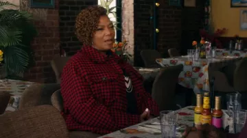 Veste chemise en tweed Versace portée par Robyn McCall (Queen Latifah) comme on le voit dans The Equalizer (S05E10)