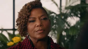 Simone I Smith Fearless Hoop Earrings portée par Robyn McCall (Queen Latifah) comme on le voit dans The Equalizer (S05E10)