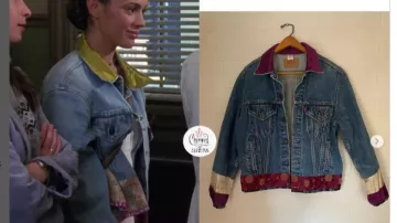 Bella Dahl pour la veste en jean vintage Levi’s portée par Phoebe Halliwell (Alyssa Milano) dans Charmed (S02E11)