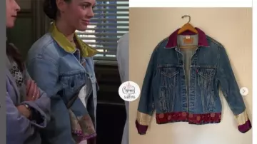Bella Dahl for Levi's vintage denim jacket worn by Phoebe Halliwell (Alyssa Milano) in Charmed (S02E11)