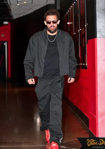 Jordan Nigel Sylvester Black Bike Jacket usado por Trae Young en la cuenta de Instagram @atlhawks