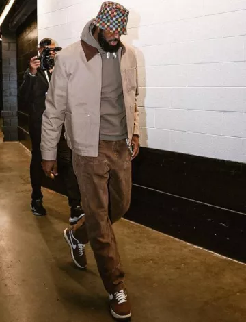 Nike Air Force 1 Low 'Chocolate' worn by LeBron James on the Instagram account @lakers