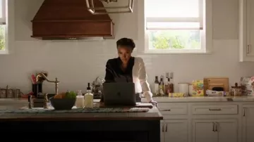 Alice + Olivia Willa Combo Silk Shirt worn by Gabi Mosely (Shanola Hampton) as seen in Found (S02E12)