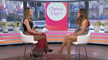 Giuseppe Zanotti Intriigo Claire 105 porté par Chrissy Teigen comme on le voit dans Today le 12 mars 2025