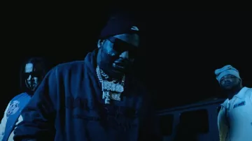 Bonnet Balenciaga Noir '3B Sports Icon' porté par Rio da Yung et dans Money Man, Rio da Yung et - Cardio (Vidéo Officielle)