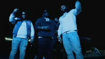 Balenciaga Noir 'New Year Series 25' Sweat à capuche porté par Rio Da Yung Og dans Money Man, Rio Da Yung Og - Cardio (Vidéo Officielle)