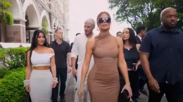 Jennifer Fisher Jamma Boucles d’oreilles portées par Khloé Kardashian comme on le voit dans The Kardashians (S06E06)