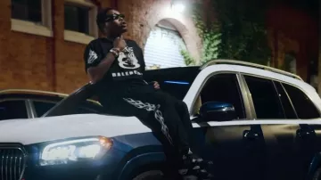 T-shirt Balenciaga Black Mesh Burning Flame 'Unity' porté par Kenny Muney dans Kenny Muney - Paper Route (Official Video) (feat. Key Glock)