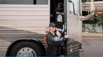 47 Brand New York Yankees Clean Up porté par Kourtney Kardashian comme on le voit dans The Kardashians (S06E06)