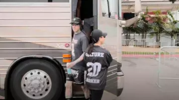 Sombrero anti guerra encubierto supremo usado por Travis Barker como se ve en The Kardashians (T06E06)