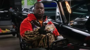 Market Duck Pond High Pile Fleece Jacket worn by Ed (Daryl Mitchell) as seen in Shifting Gears (S01E09)
