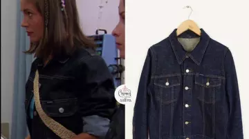 Vintage 90s dark denim Guess Jeans denim jacket worn by Phoebe Halliwell (Alyssa Milano) in Charmed (S02E01)
