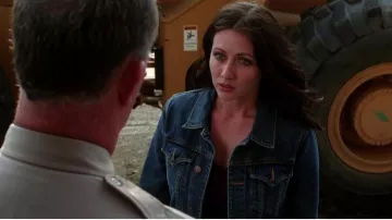 Vintage Earl Jeans Denim Jacket Vintage 90s Earl Jeans Denim Jackst Vintage 90s Earl Jean Button Ups Jacket used by Prue Halliwell (Shannen Doherty) in Charmed (S03E06)