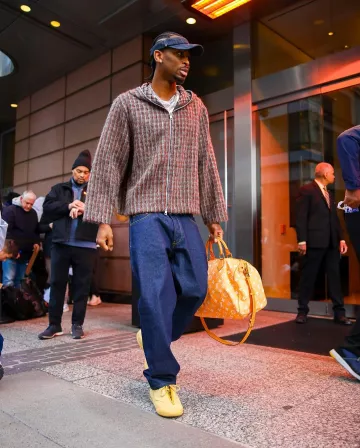 Louis Vuitton Summer Peach Orange 'Speedy 40' Bag worn by Shai Gilgeous-Alexander on the Instagram account @okcthunder