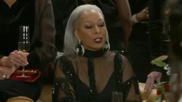 Vestido caftán de lentejuelas de corista Marmo más alto usado por Anita Dupree (Tamara Tunie) como se ve en Más allá de las puertas (T01E05)