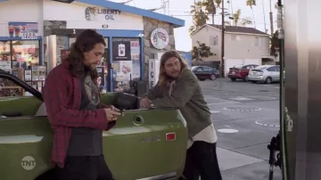 Gas Station as seen on Animal Kingdom (S02E01)