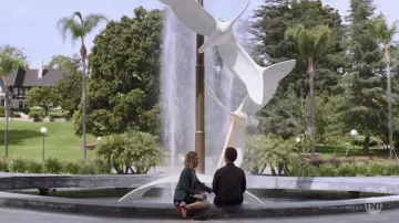 Fountain as seen on Animal Kingdom (S02E09)