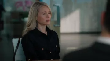 Veronica Beard Saude Cotton Utility Vestido camisero usado por Valerie Thompson (Kristen Hager) como se ve en Suits LA (S01E03)