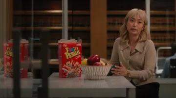 Veronica Beard Cheshire Crop Cashmere Cardigan usado por Leah Power (Alice Lee) como se ve en Suits LA (S01E03)