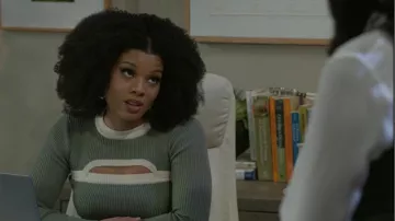 Suéter acanalado de dos tonos de Forever 21 usado por Eva Thomas (Ambyr Michelle) como se ve en Beyond the Gates (T01E09)