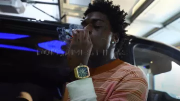 T-shirt à fleurs rayé rose et marron clair Marni porté par Kodak Black en Kodak Black - Inside I Suffer [Clip Officiel]