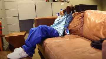 Chemise de bowling ondulée en cristal bleu Amiri portée par Kodak Black en Kodak Black - Inside I Suffer [Official Music Video]