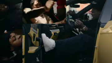 Nike Pantalones de chándal holgados tejidos negros usados por Lil Zay Osama en Lil Zay Osama - "Crash Out" (Video oficial)