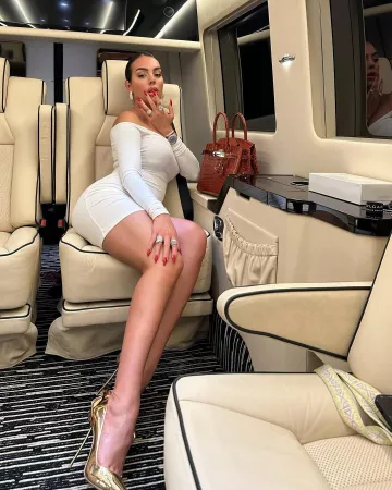 Hermès Birkin 30 Crocodile Niloticus matte red de Georgina Rodríguez sur le compte Instagram de @georginagio