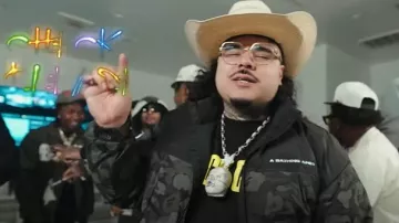 Versace Gold & Black Large Square Glasses (VE1291D) portées par That Mexican OT in That Mexican OT & Sauce Walka - « Check Please » ft. Lil Jairmy & MG Lil Bubba (Official Music Video)