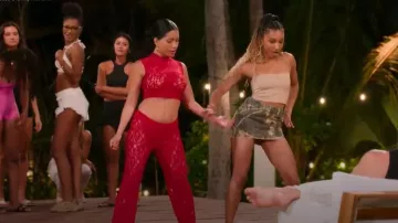 Pretty Little Thing Rouge En Dentelle Transparente Haut Sans Manches Porté par Melissa Flores Comme on le voit dans l’Île de la Tentation(S06E02)