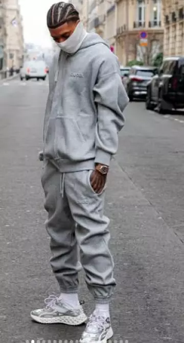 Sudadera con capucha con cremallera en relieve con logotipo gris de Gucci usada por NLE Choppa en la cuenta de Instagram @nlechoppamusic