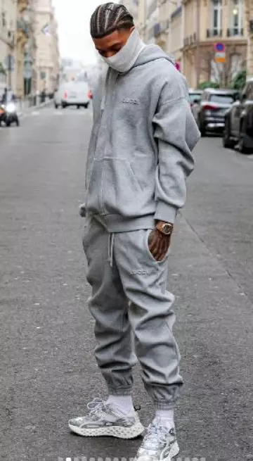 Zapatillas Gucci White & Silver 'Cub3d' usadas por NLE Choppa en la cuenta de Instagram @nlechoppamusic