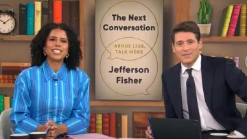Robe longue Simon Miller Loch portée par Adriana Díaz vue dans CBS Mornings le 18 mars 2025