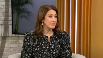 Veronica Beard Ashlynn Blouse florale portée par Sarah Gelman comme on le voit dans CBS Mornings le 19 mars 2025