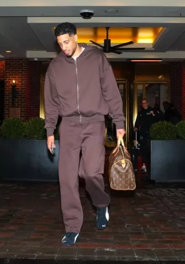 Puma Speedcat OG 'Black Suede' portée par Tyrese Haliburton sur le compte Instagram @pacers