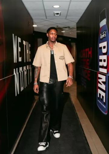 Camisa 'Arts District' de Amiri Light Brown usada por R. J. Barrett en la cuenta de Instagram @raptors