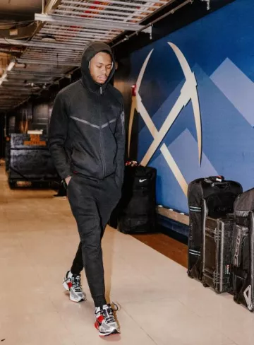 Sweat à capuche Nike All Black Fleece Zip porté par Anfernee Simons sur le compte Instagram @trailblazers