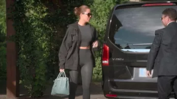 Hermès Birkin 30 Sac Vert D’eau Alligator Mat Palladium Matériel porté par Khloé Kardashian comme on le voit dans The Kardashians (S06E07)