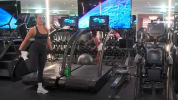 Gym Shark Everyday Seamless Leggings portés par Khloé Kardashian comme on le voit dans The Kardashians (S06E07)