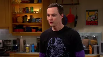Darth Vader Broken Mask Star Wars T-shirt worn by Sheldon Cooper (Jim Parsons) in The Big Bang Theory (S07E22)