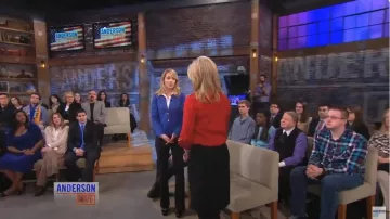 Falda usada por Deborah Norville (Deborah Norville) en Anderson Live