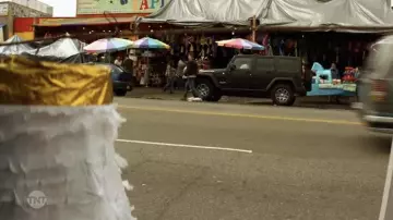 Tapia's Party Supply Store in Animal Kingdom (S01E03)